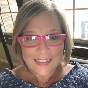 Meet your Posher, Lori